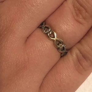 Sparkling Infinity Band Ring